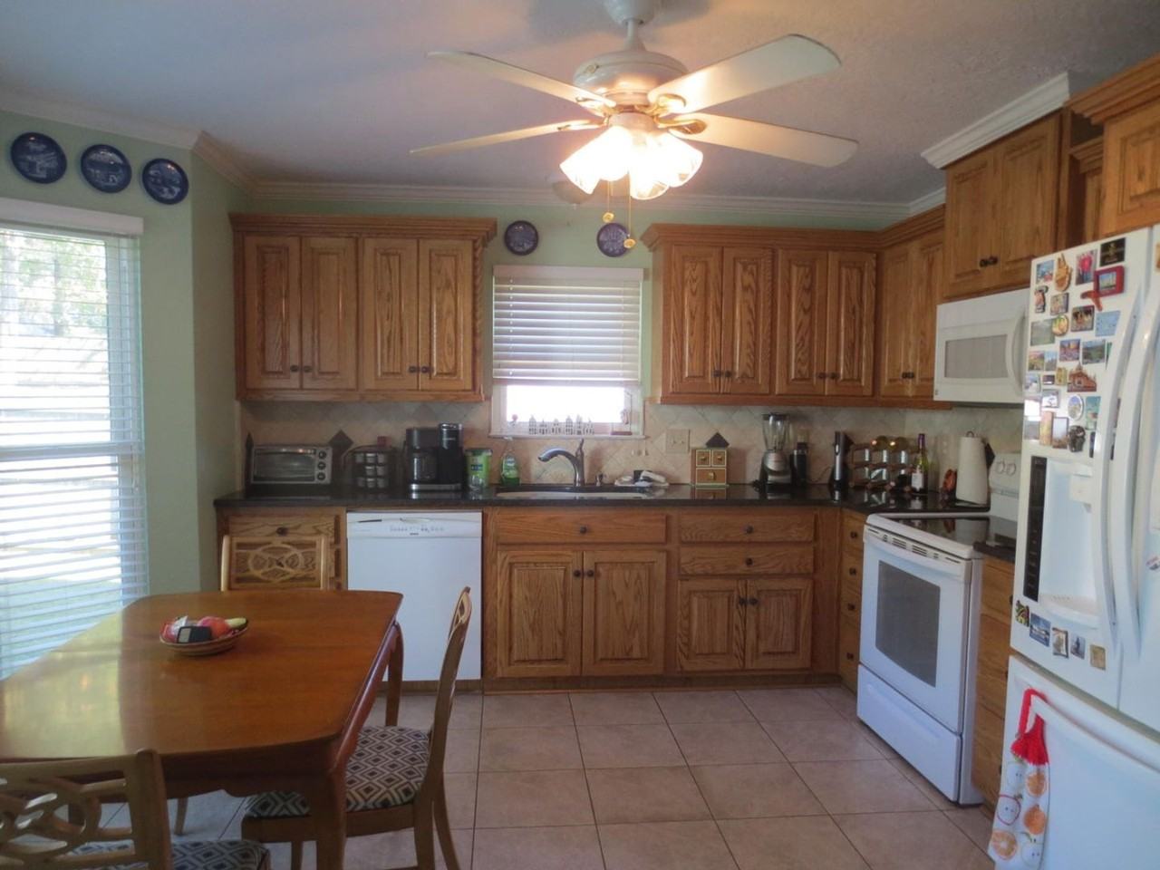 1318 Maple Leaf Ct - Photo 5 of 7