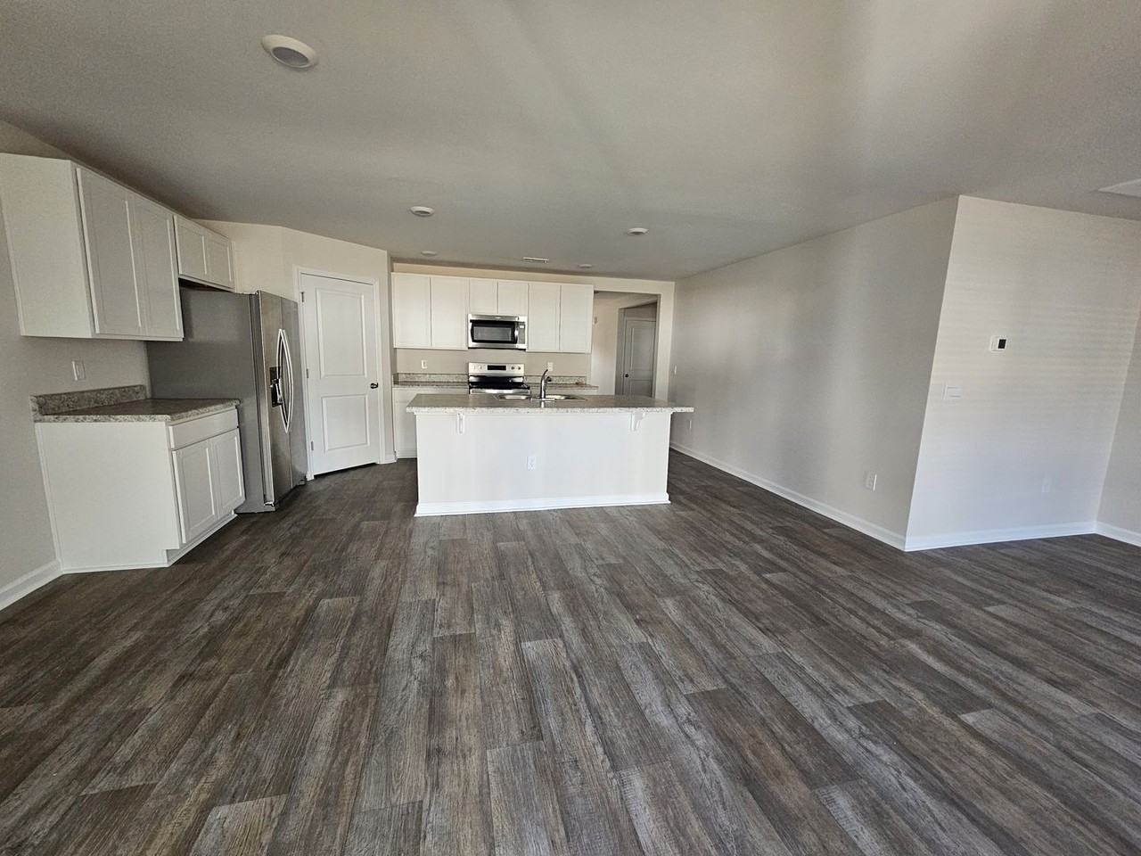 182 Cambridge Dr - Photo 3 of 8