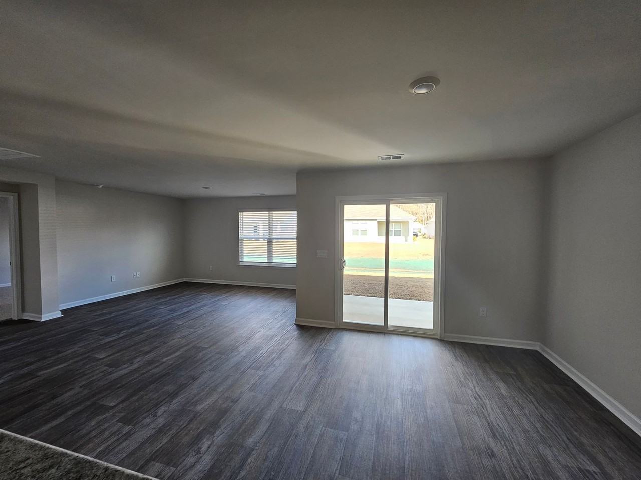 182 Cambridge Dr - Photo 5 of 8