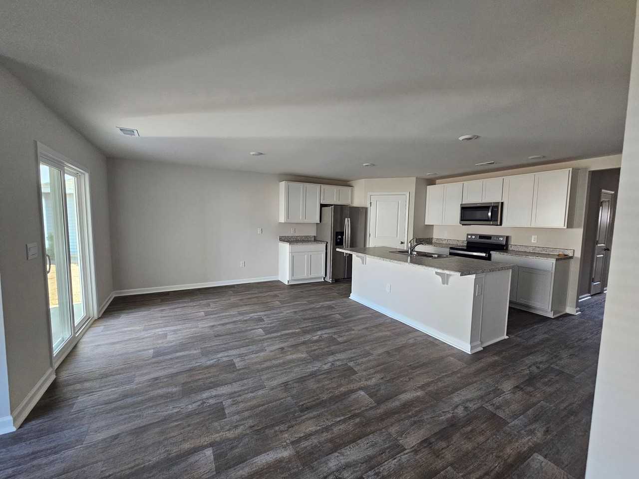 182 Cambridge Dr - Photo 6 of 8