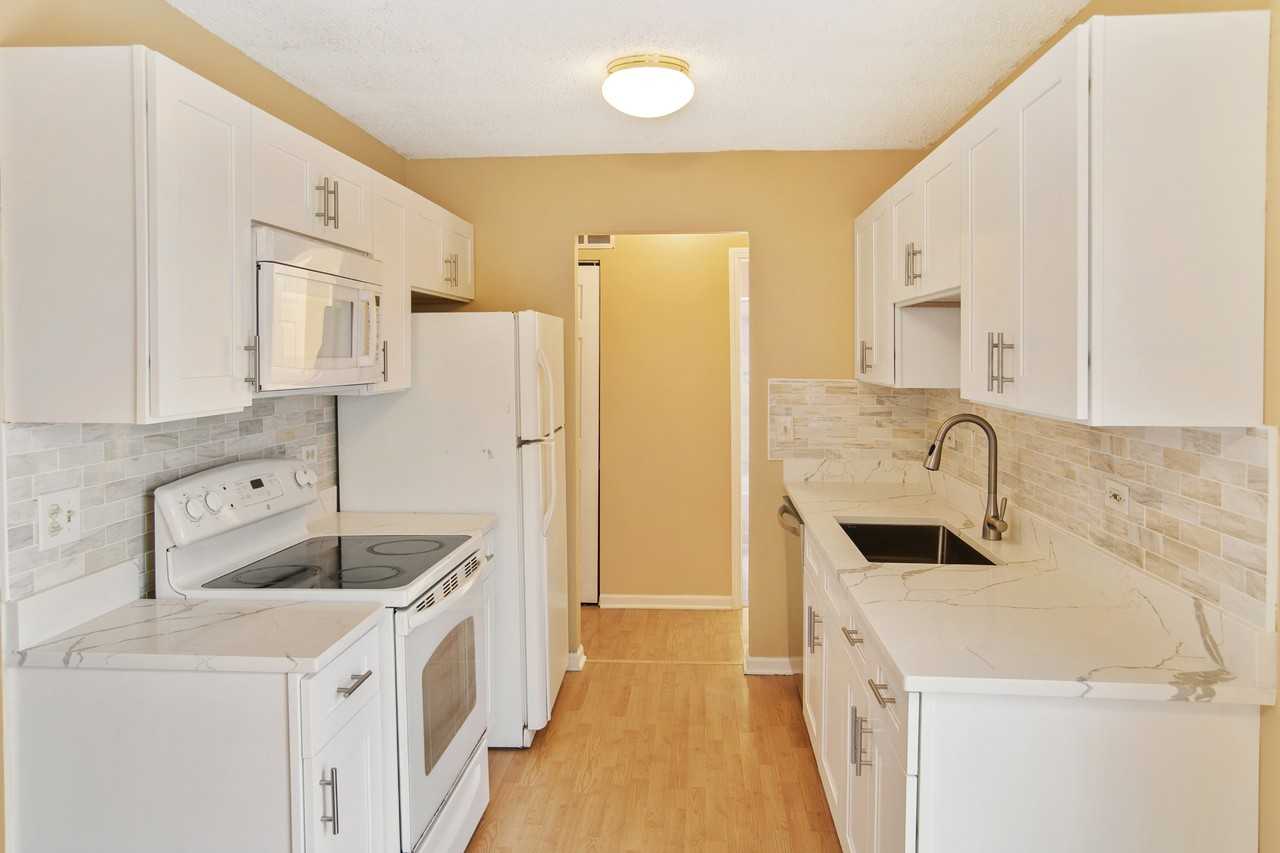 3382 Fox Hill Rd #1 - Photo 3 of 16