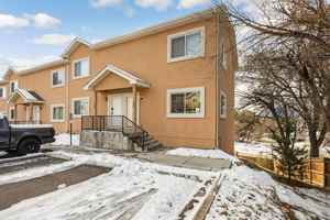 featured image of 2220 E La Salle St #1