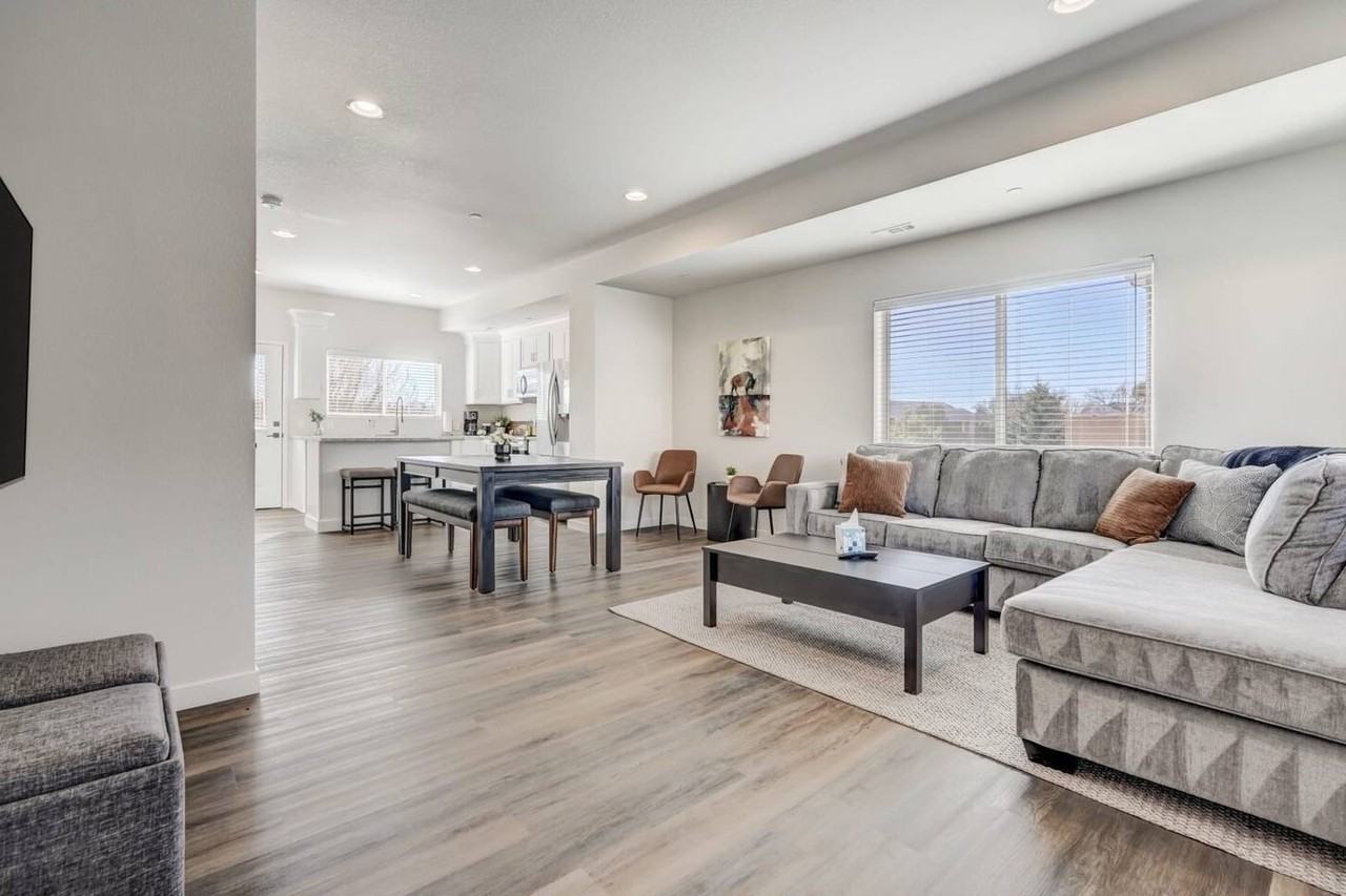 2220 E La Salle St #1 - Photo 2 of 10