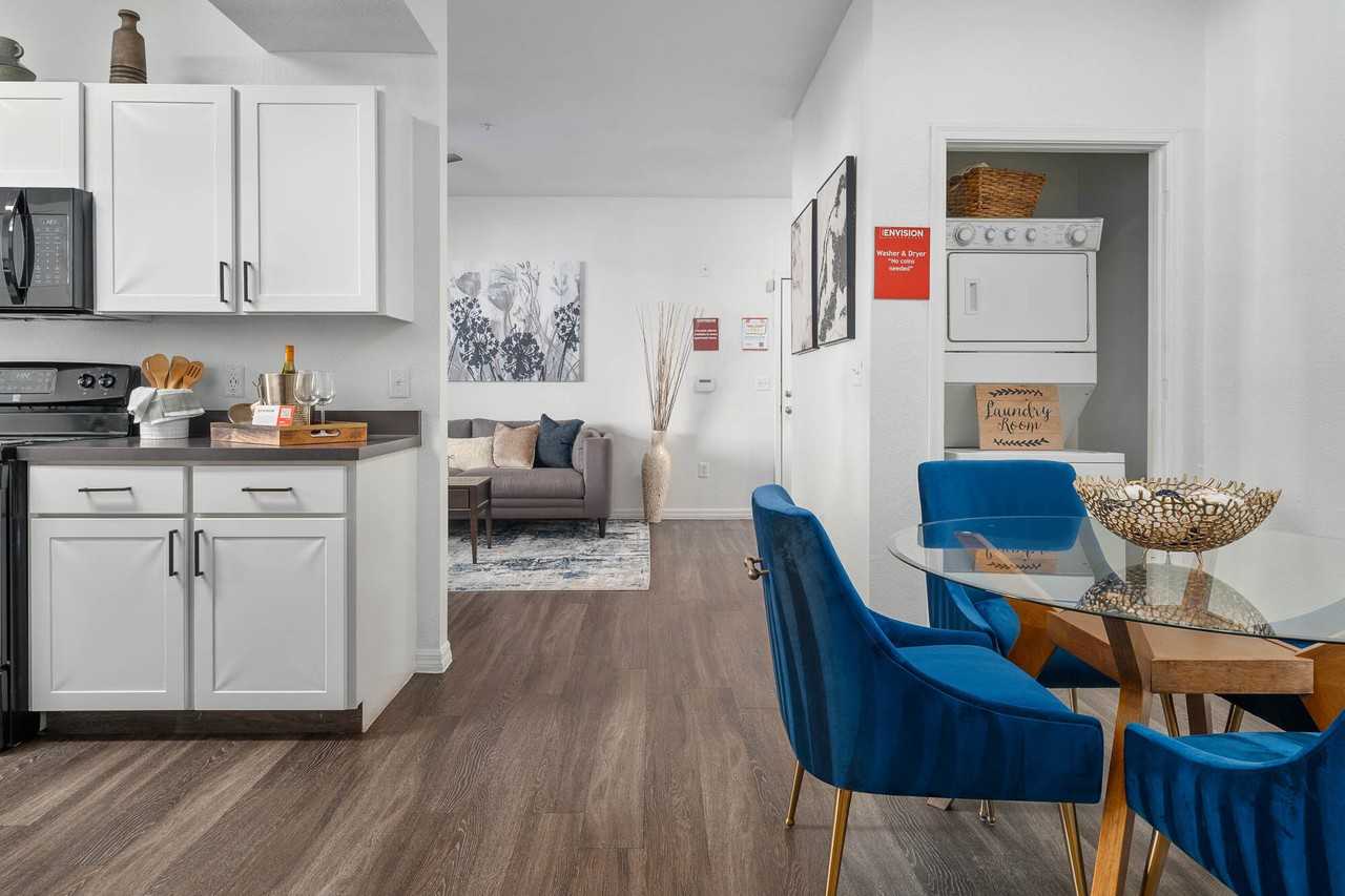 Envision - Photo 4 of 27