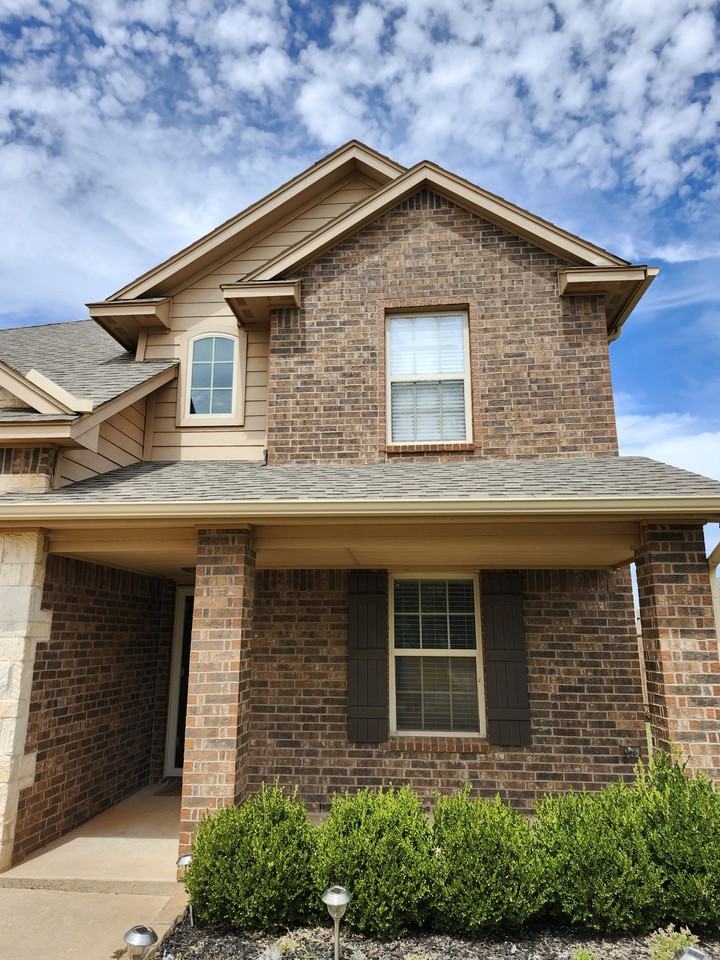 7345 Nw 148th St #1 - Photo 2 of 16