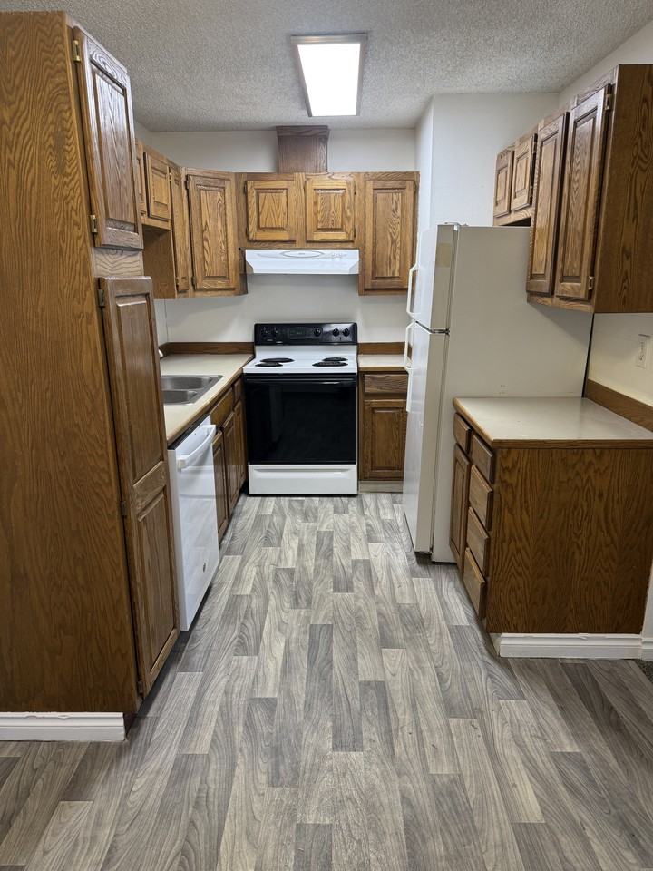 100 B Street - Photo 2 of 14