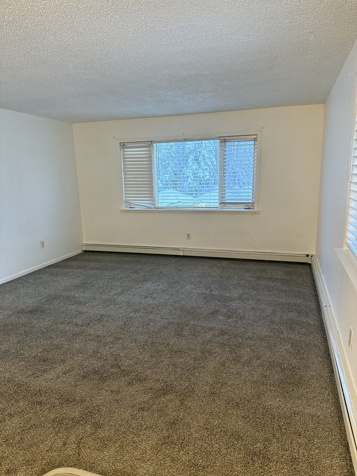 100 B Street - Photo 4 of 14