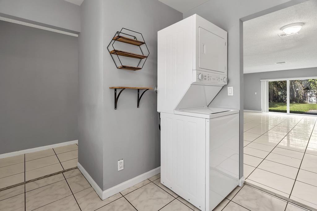 915 S N St #915 - Photo 7 of 24