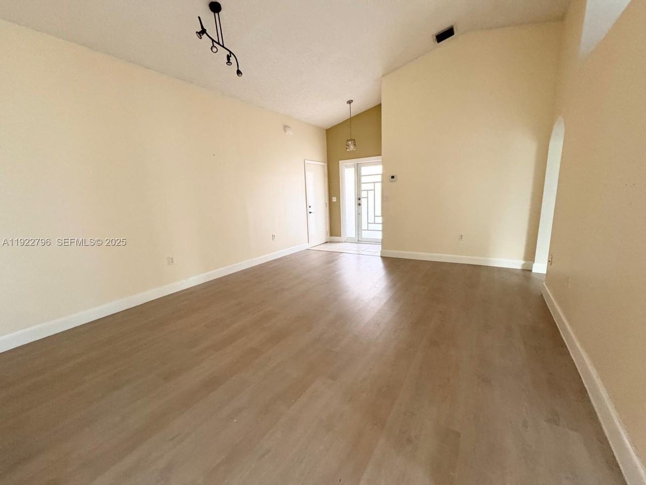 15430 Sw 143rd Ter #15430 - Photo 2 of 24