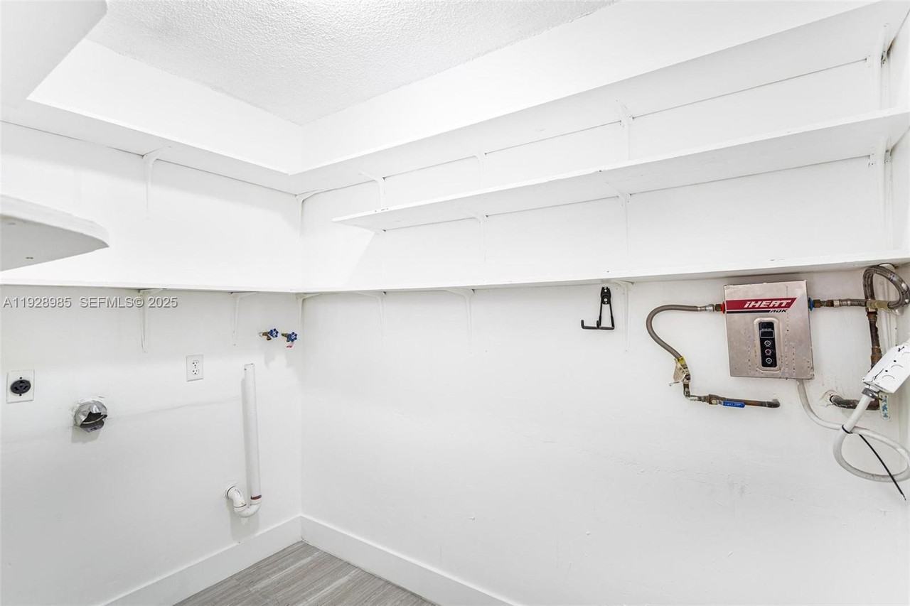 1722 Nw 5th St #1722-1722 - Photo 6 of 18