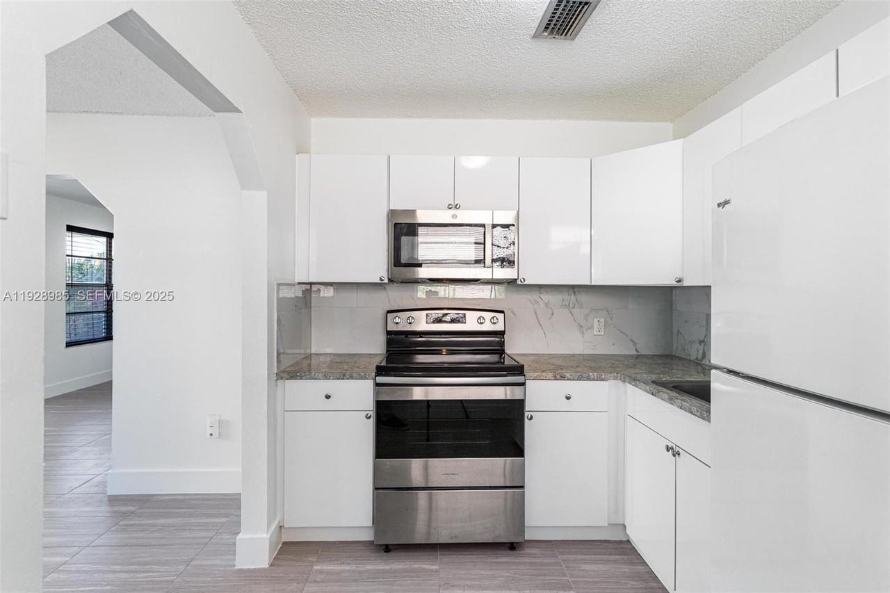 1722 Nw 5th St #1722-1722 - Photo 7 of 18