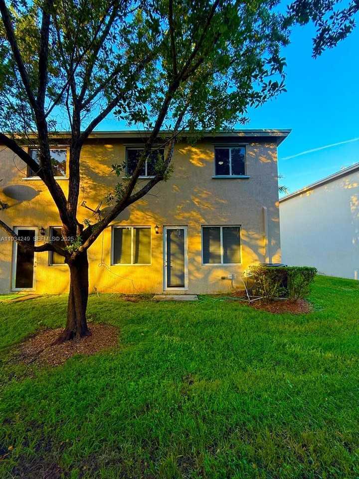 1364 Nw 214th St #1364-1364 - Photo 3 of 14