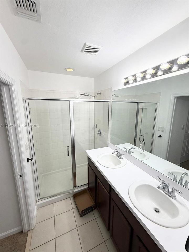 1364 Nw 214th St #1364-1364 - Photo 5 of 14