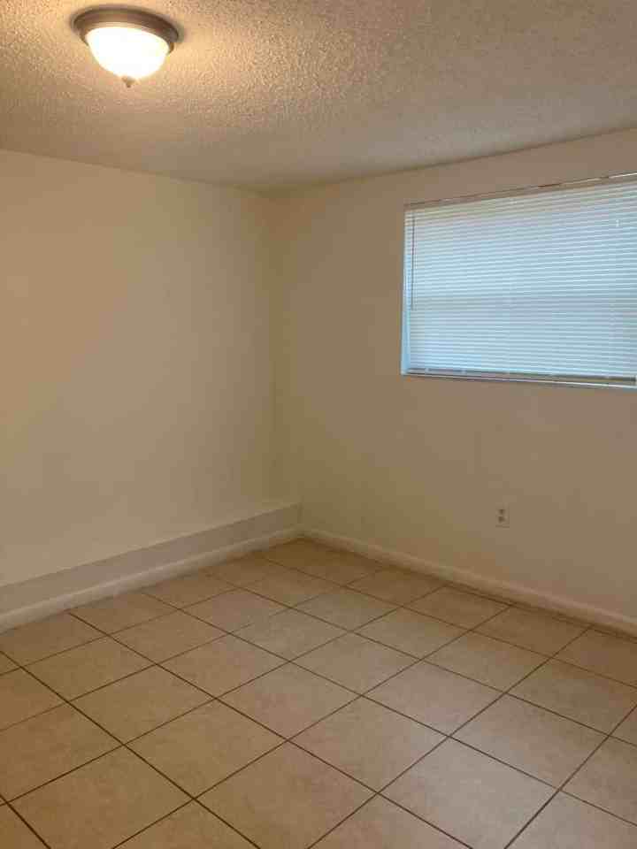 CORNERSTONE APARTMENTS DPM LLC - Photo 4 of 4