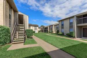 featured image of 101 Hackberry St