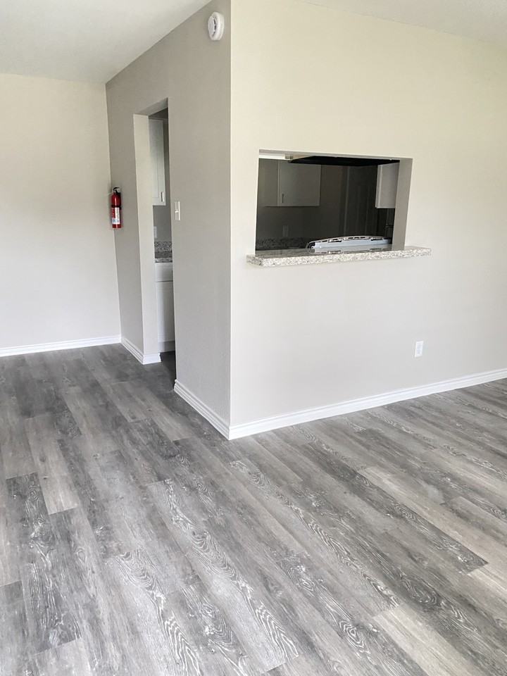 Vanderbilt - Photo 3 of 4