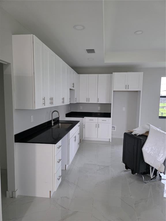 1324 Ne 18th Ter #1324 - Photo 3 of 5