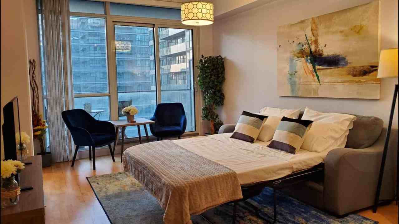 55 Bremner Blvd - Photo 2 of 10