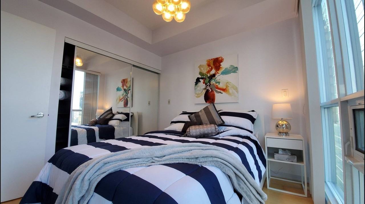 55 Bremner Blvd - Photo 5 of 10