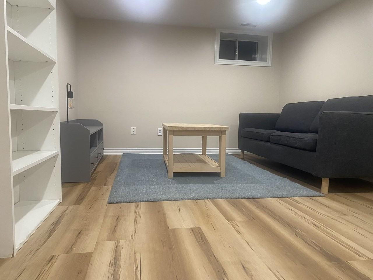 282 Poyntz Ave - Photo 2 of 9