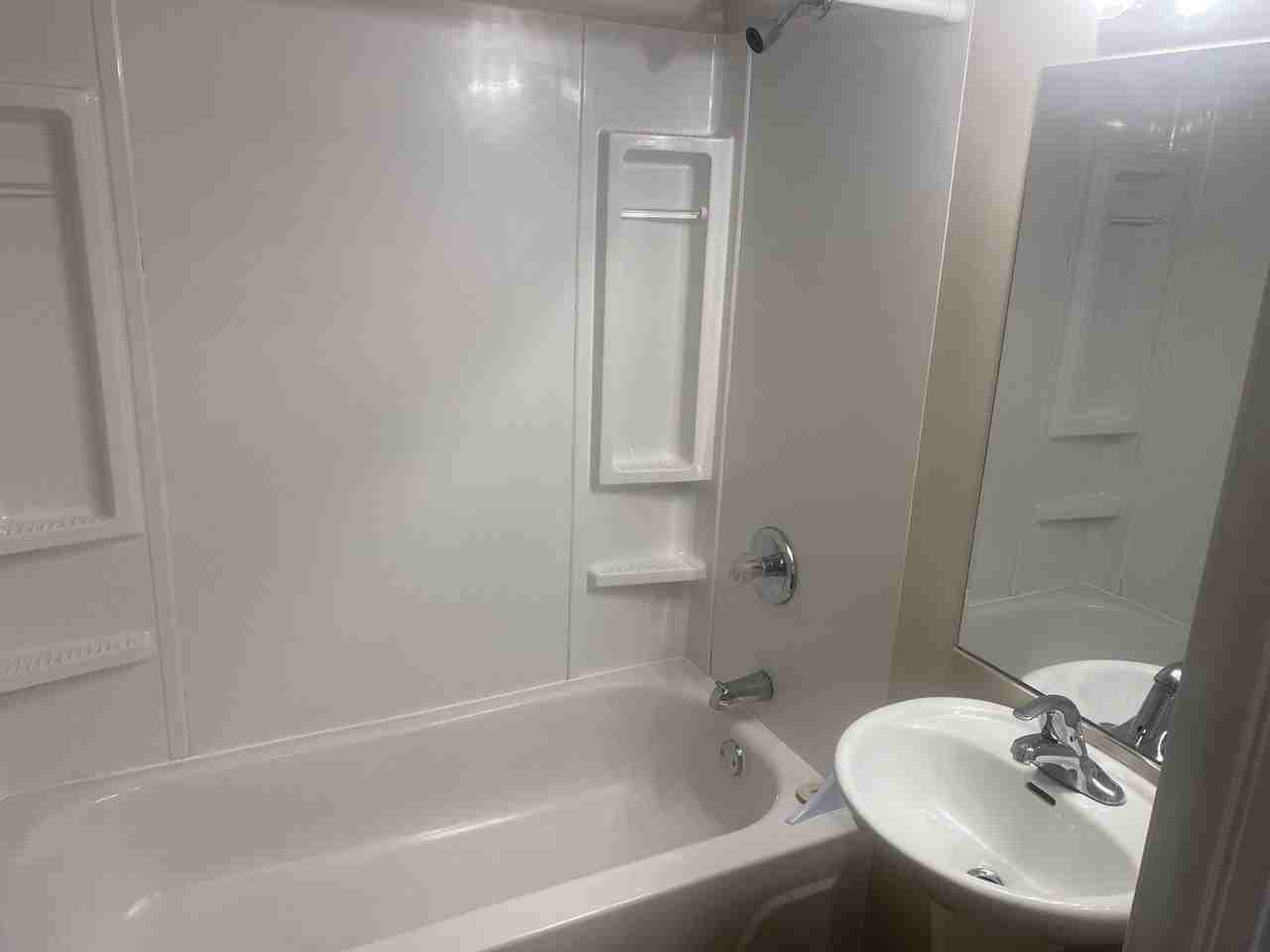 282 Poyntz Ave - Photo 5 of 9