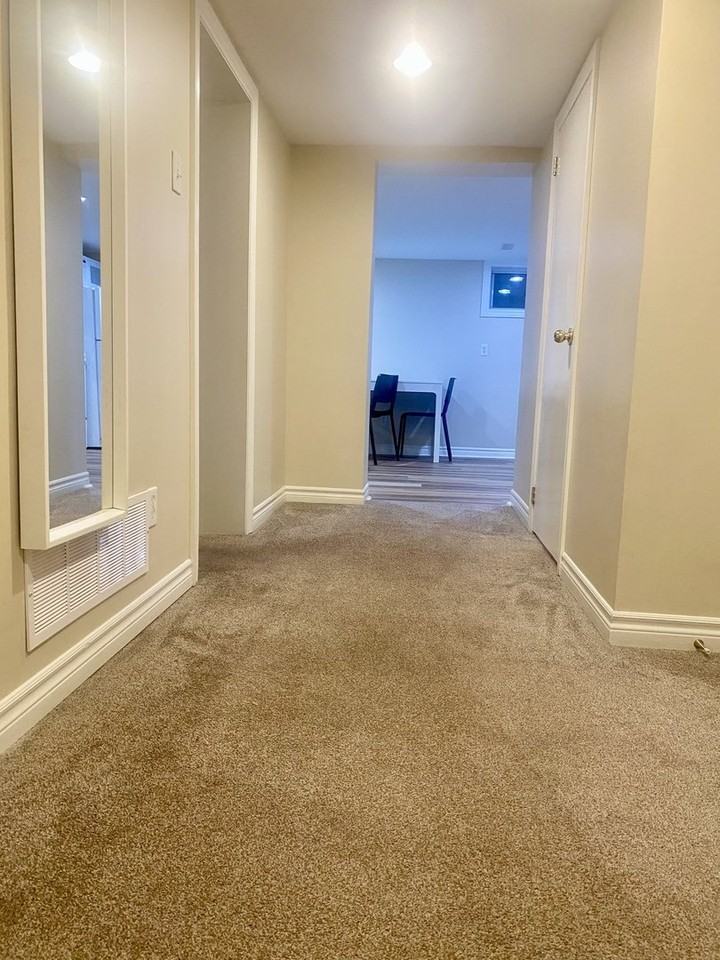 282 Poyntz Ave - Photo 6 of 9