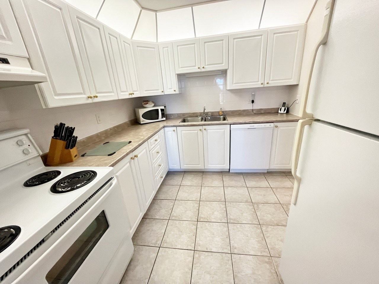 556 Bedford Hwy - Photo 3 of 18