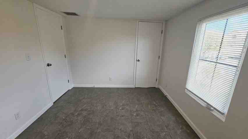 914 10th Street #C - Photo 5 of 5