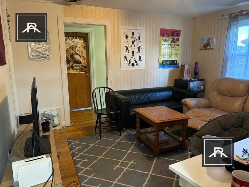 14 Caltha Rd - Photo 2 of 10