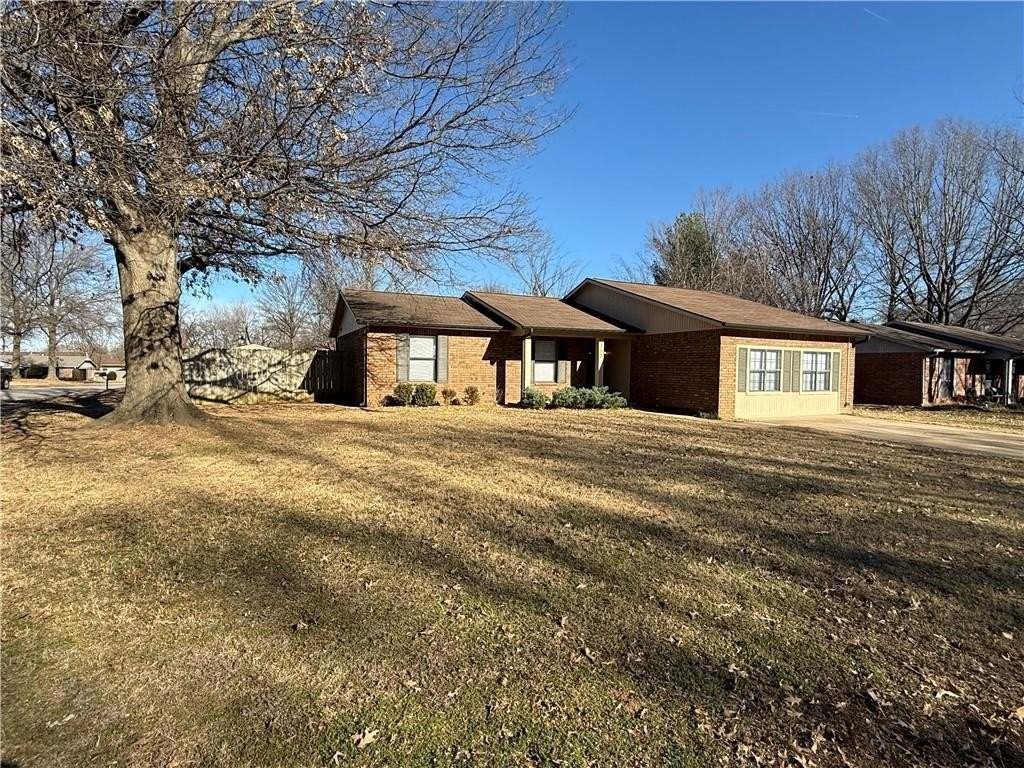 350 E Margaret Pl - Photo 2 of 23