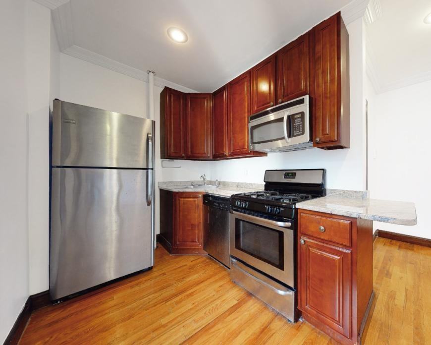 315 W 115th St - Photo 3 of 10