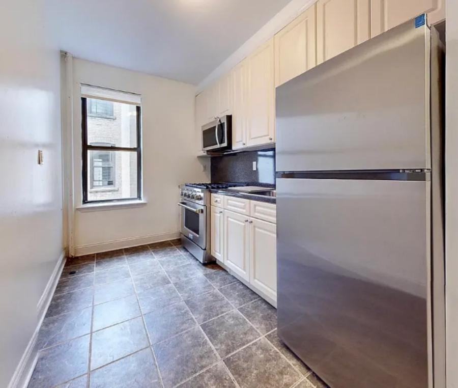 596 Edgecombe Ave - Photo 6 of 7