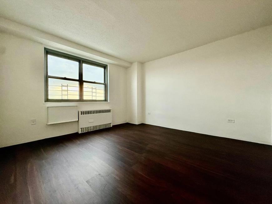 880 Colgate Ave - Photo 4 of 10