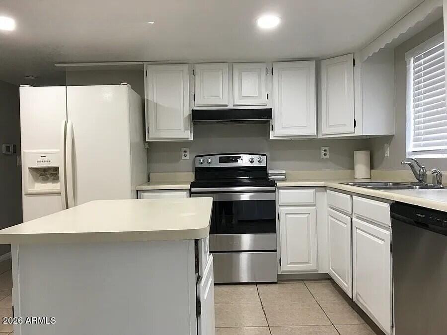 8238 W Monroe St - Photo 2 of 31