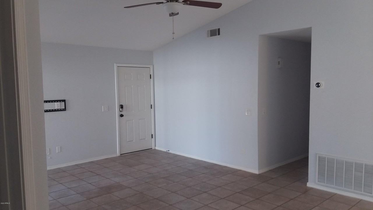 2910 E Brookwood Ct - Photo 4 of 14