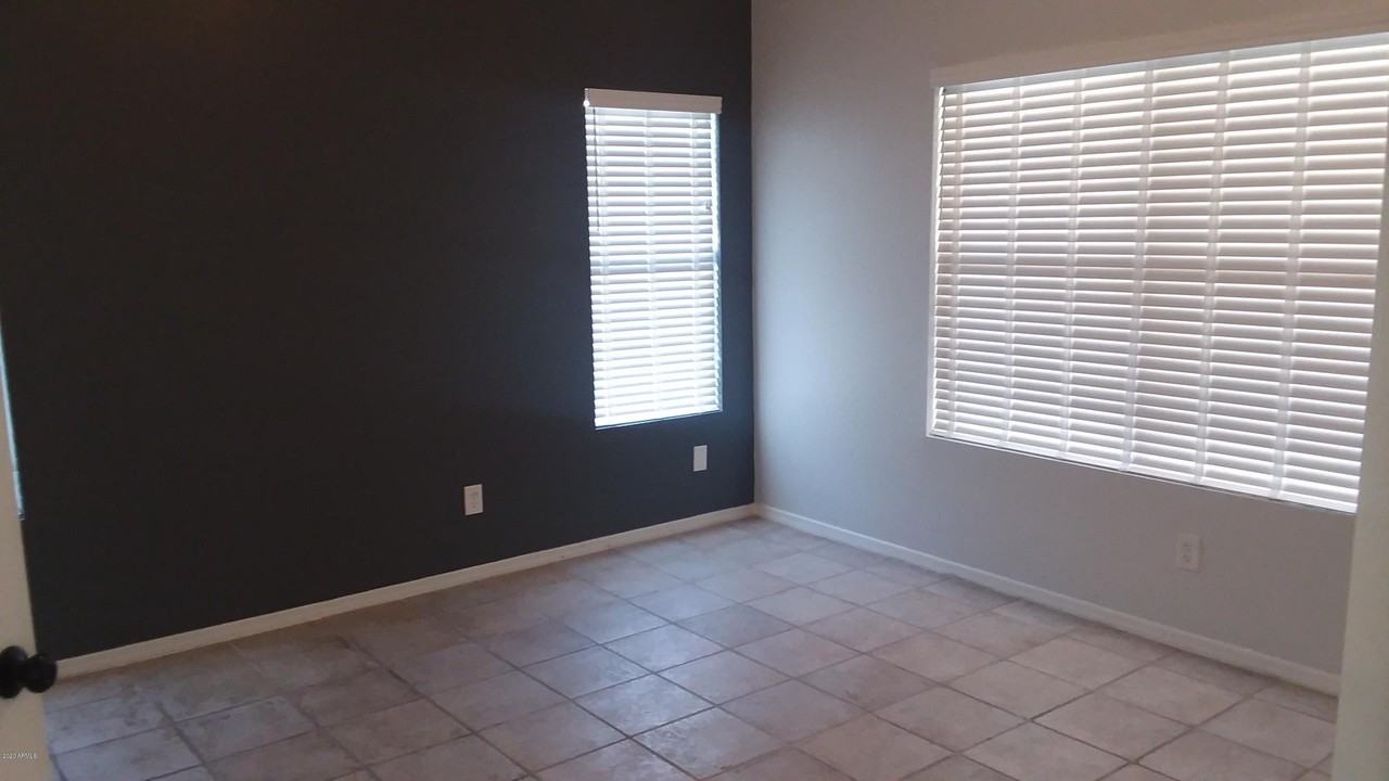 2910 E Brookwood Ct - Photo 5 of 14