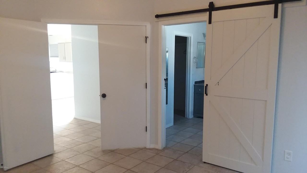 2910 E Brookwood Ct - Photo 6 of 14