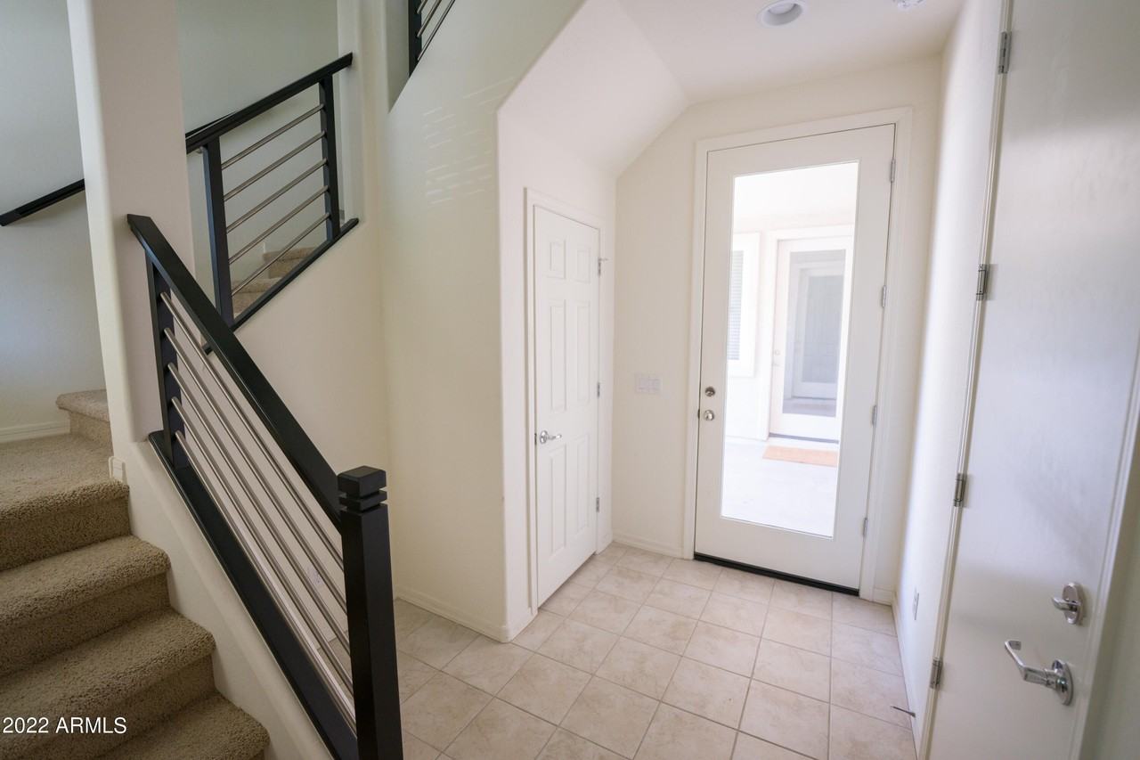 1218 S Sunset Dr - Photo 4 of 45