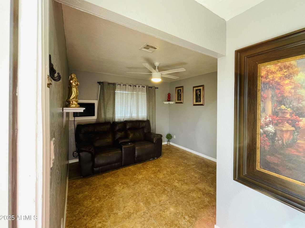 3720 W Mauna Loa Ln - Photo 4 of 16