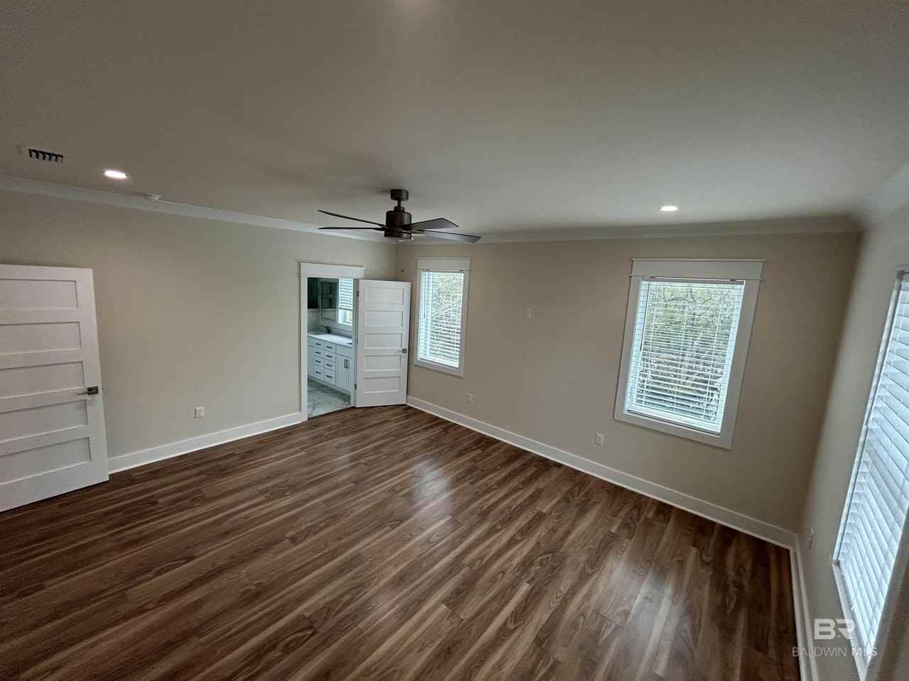 5126 Pine Rd - Photo 4 of 16