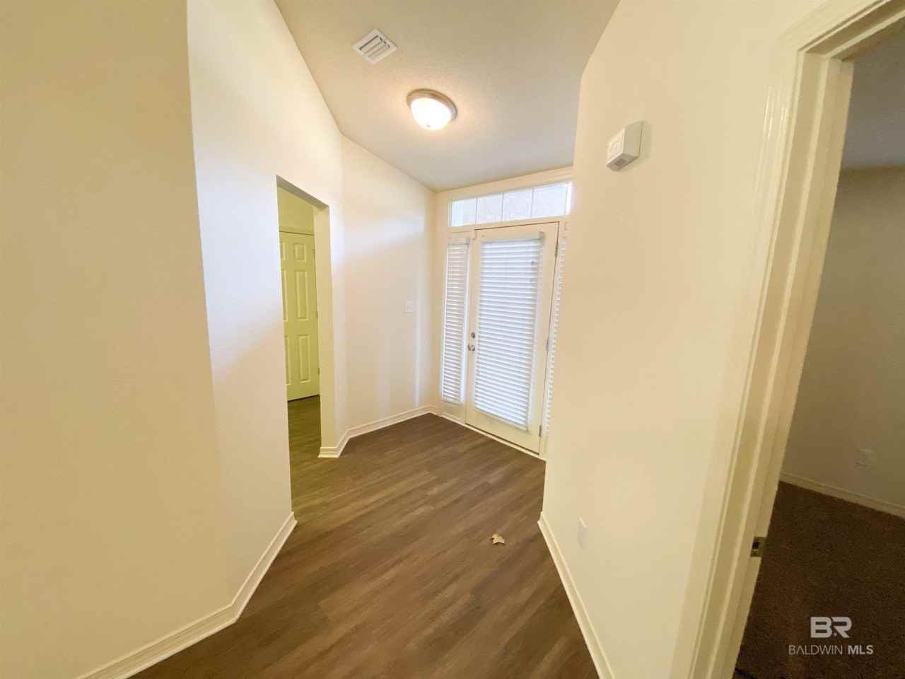 11801 Balsam Ct - Photo 2 of 23