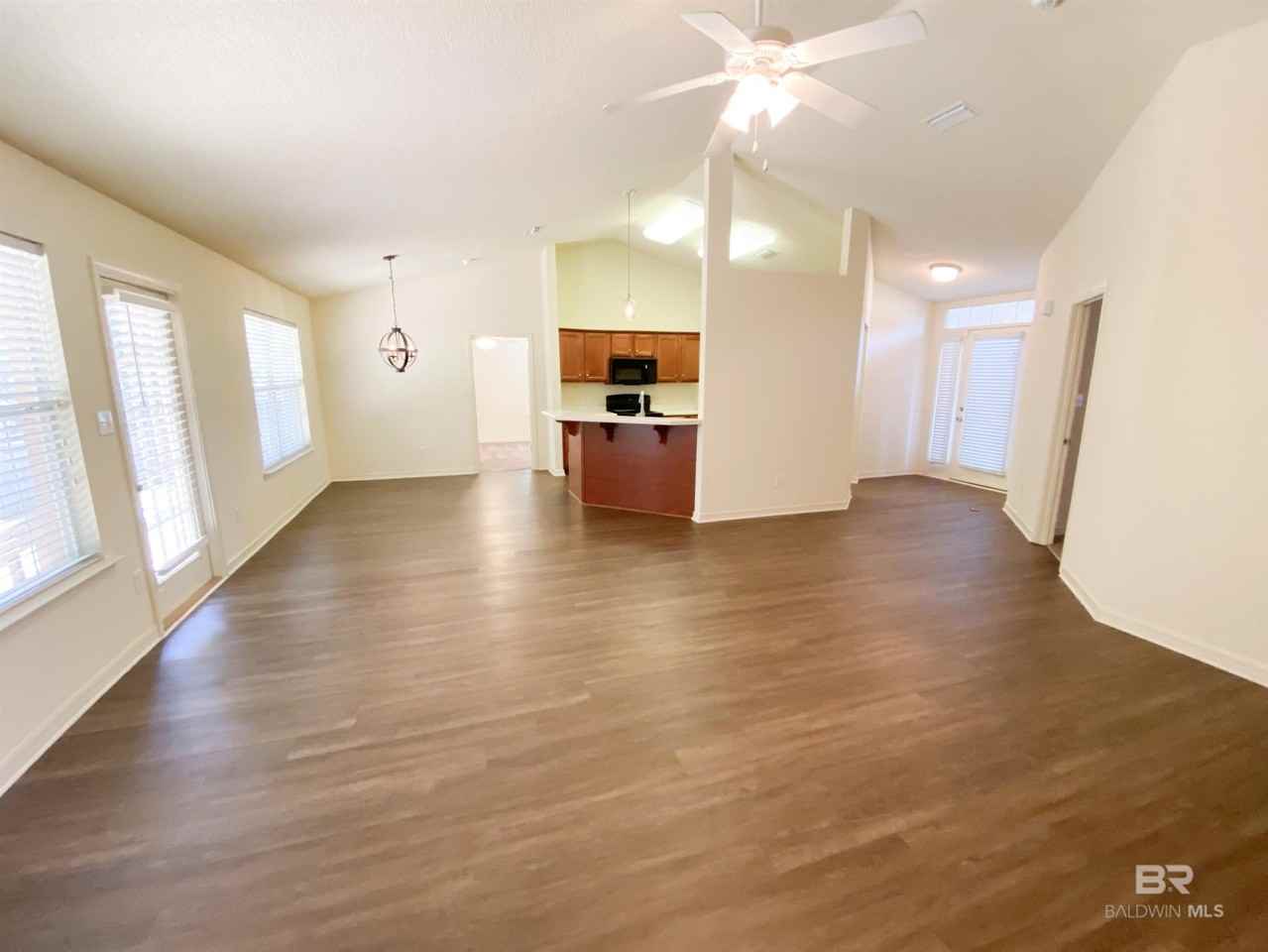 11801 Balsam Ct - Photo 4 of 23