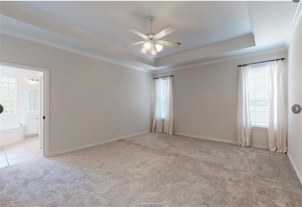 821 Plum Hollow Dr - Photo 4 of 13