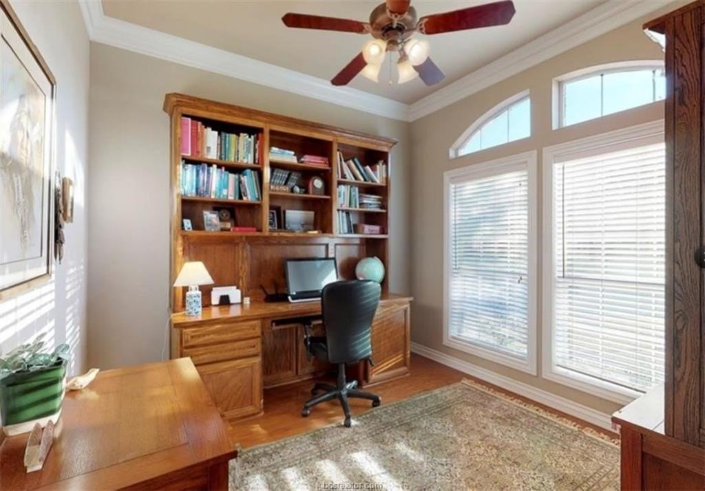 821 Plum Hollow Dr - Photo 6 of 13