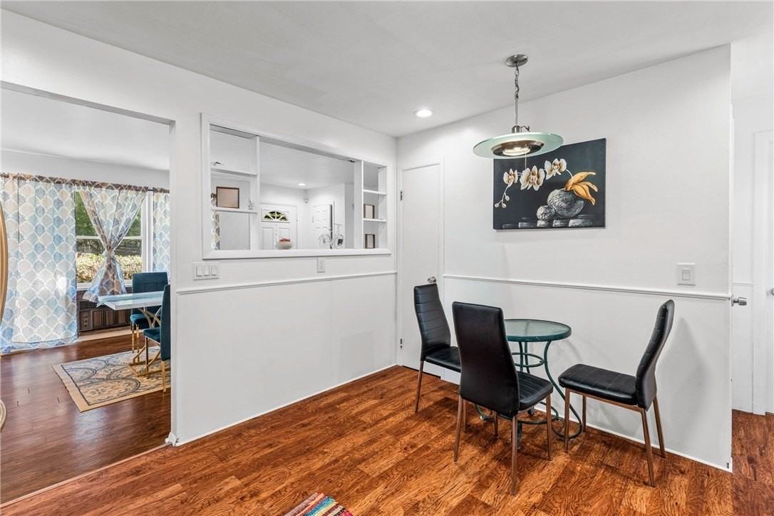 271 Crockett Dr - Photo 5 of 15