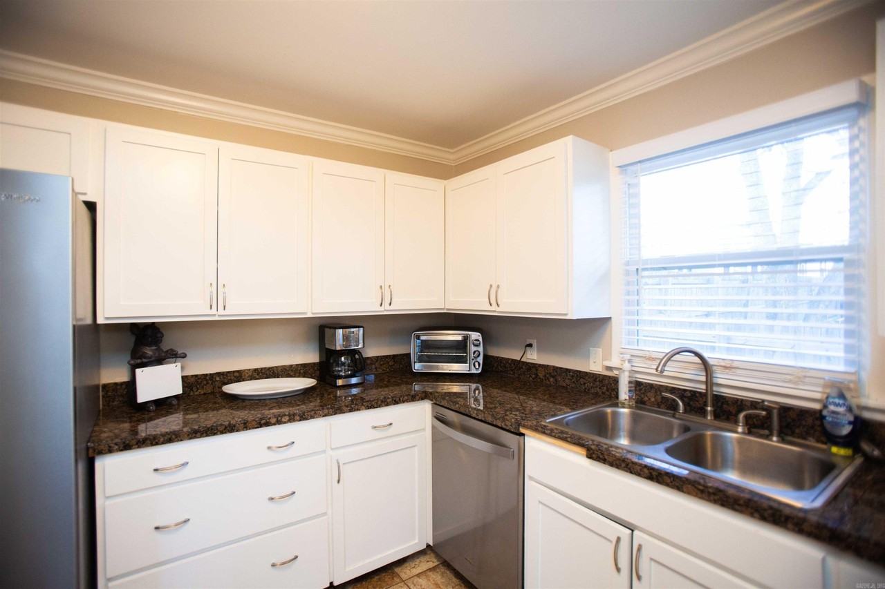 507 Uams Blvd - Photo 7 of 21