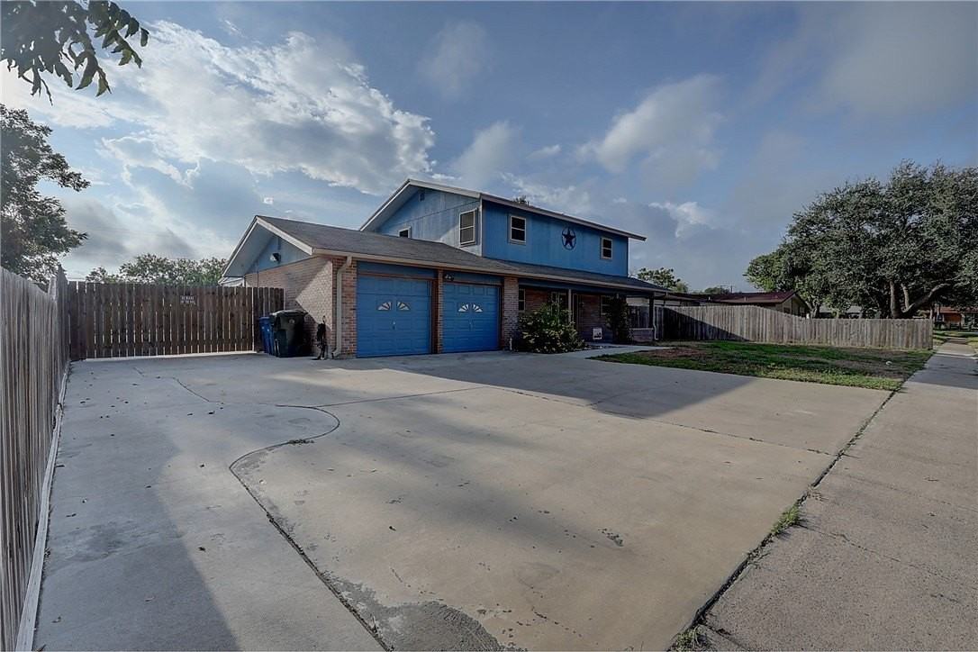 3141 Baybrook Dr - Photo 2 of 32