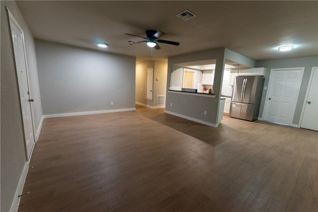 1734 Mermaid Dr - Photo 5 of 13