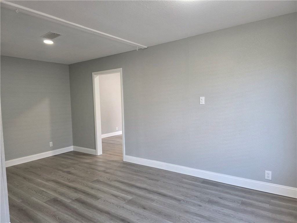 5409 Wharton St - Photo 4 of 36