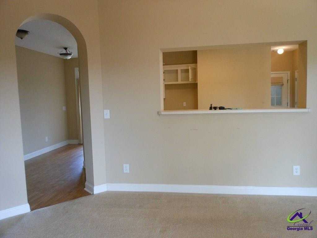 218 Carrington Ln - Photo 4 of 8